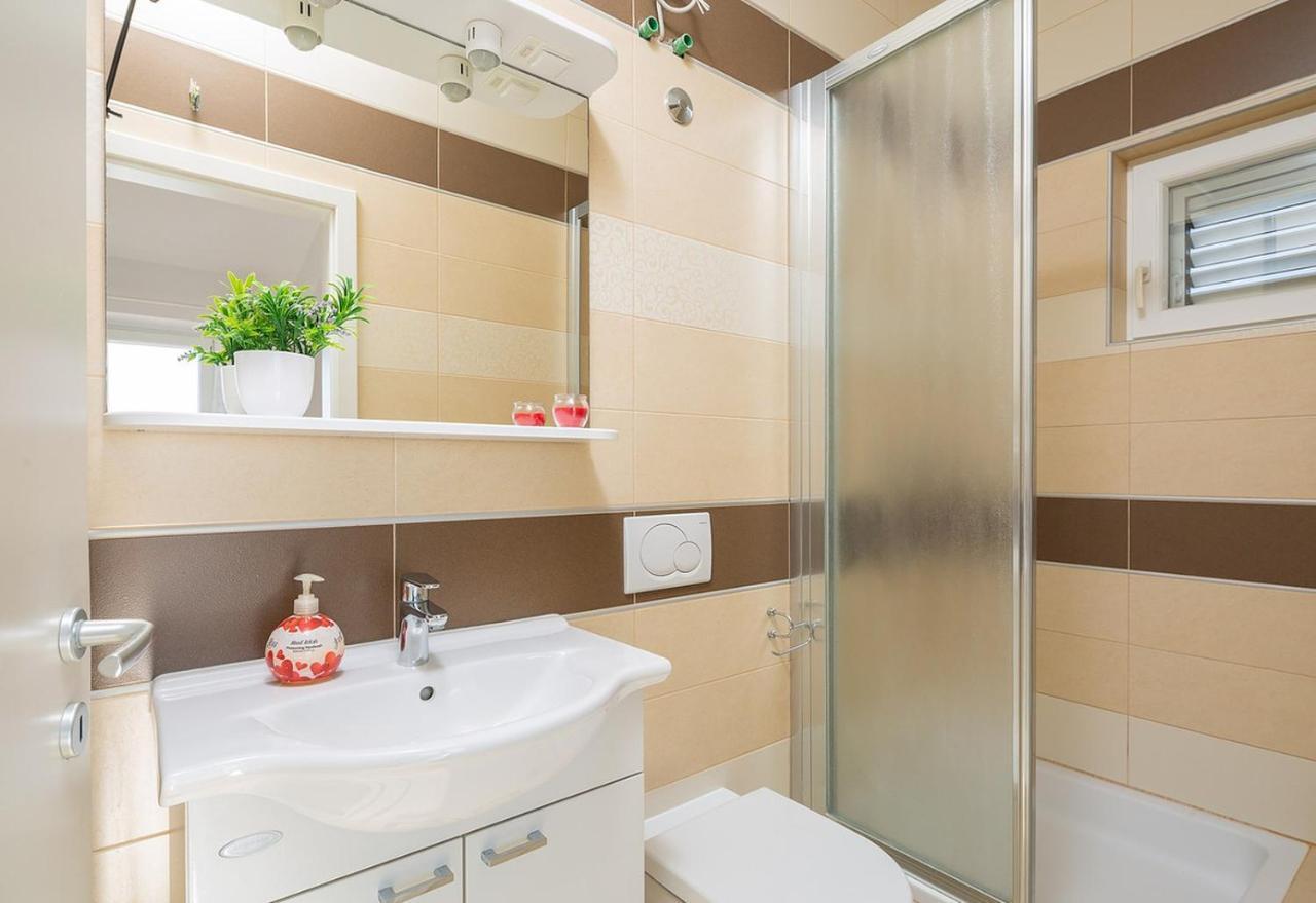 Apartmani Kastelancic Подстрана Экстерьер фото